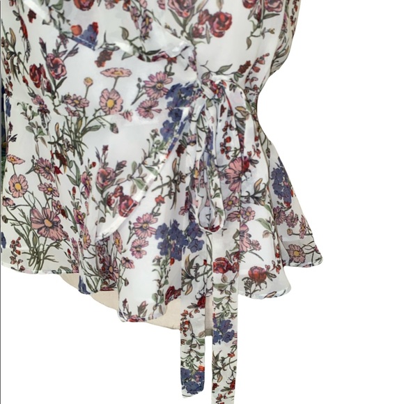 Lulu’s Lucrezia Floral Wrap Top M LAST PRICE DROP B4 DONATION - Picture 6 of 15